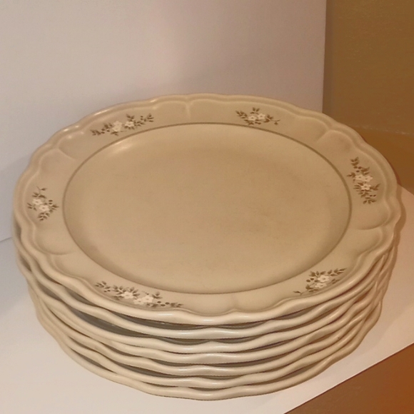 VTG- Pfaltzgraff Silver Heirloom 8 Dinner Plates - Picture 5 of 10